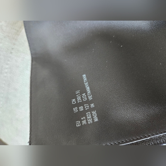 Stuart WEITZMAN SIZE 6 - Picture 4 of 7